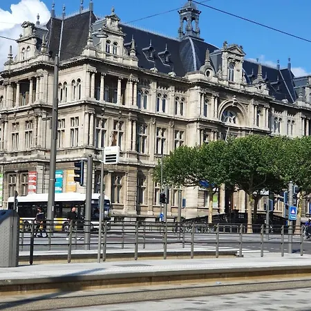 Te Huur In